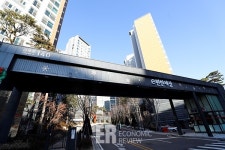 [Story포토] 달라야 뜬다 정문 입구로 알아본 아파트 브랜드