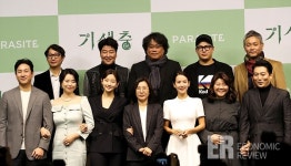 봉준호 감독 “한국영화계, 모험이 더 필요하다”