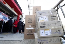 [ER포토] 로또당첨보다 어려운 마스크 구하기 직장도 못가고 마스크 사러 왔어요