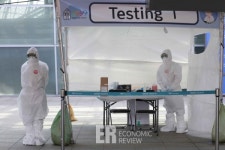 [ER 포토] 인천공항, 옥외에 개방형 선별진료소 운영