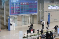 [ER 포토] 인천공항, 옥외에 개방형 선별진료소 운영