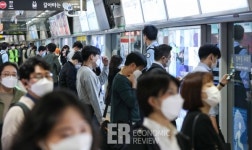 [ER 포토] 서울 지하철 마스크 필수