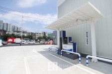 [Story 포토] 수소 충전 어떻게?... 서울 H강동 충전소 가보니