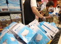 이마트 이어 편의점도!...GS25 비말마스크 25일 판매 시작