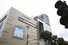 [ER 포토] 집단감염 확진자 48명...현대백화점 무역센터점 7~8일 임시 휴점