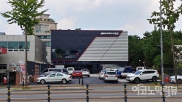 [車 전시장 흥망성쇠] ① 신사동 거리 남거나 고치거나 빼거나