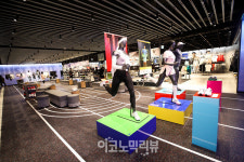 [Story포토] MZ세대 동탄맘이 좋아하는 요소들만 한가득! 동탄 롯데百 가보니...