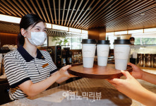 [ER포토] 세이버스코리아, 파라스파라 서울과 함께한 다회용컵 사용 캠페인
