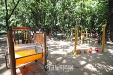 [ER 포토] 도심속 힐링공간...봉제산 숲속 놀이터 개방