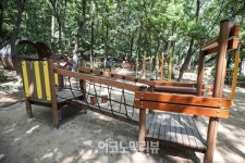 [ER 포토] 도심속 힐링공간...봉제산 숲속 놀이터 개방
