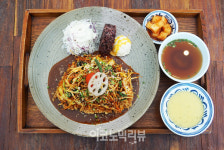 [생명을 살리는 착한 맛 집]소스가 일품, 인생돈가스를 맛보다