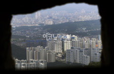 서울 아파트 '거래 절벽'…10월 거래량 올해 최저