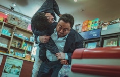 코로나 이후 첫 1000만 관객…멀티플렉스 프리미엄으로 간다