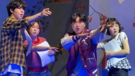 함께 꿈꿀까요? ··· 뮤지컬 삼거리슈퍼스타 청춘 배우들의 무대 스틸 10종 공개