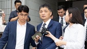 김범수 카카오 위원장 석방...업계 