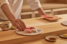 봄에는 스시 & 가이세키 오마카세 … 그랜드 인터컨티넨탈 히노츠키 100일 기념 할인 프로모션