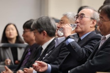 [ER편집국에서] 돌이킬 수 없는 KT가 택한 책임의 무게