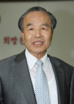 수십년 모은 유물, 박물관에 선뜻