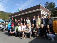 멀리 있는 아들보다 효자야