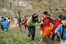 흙 밟고 바람 만지며 … 산에 들에 웃음꽃 활짝