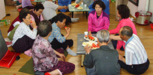 포항시 모범음식점 조수사, 경로당 위문