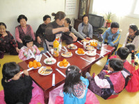 상주 낙동초, 마을회관 어르신들에 세배