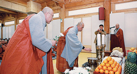 법정스님 말빚 공공시설에 기증된다