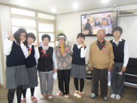 군위 우보중, 카네이션 만들어 달아드리기 봉사활동