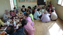 새마을문고 성주군지부 용암면 분회, 경로당 방문