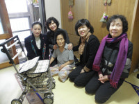 한·중여성교류협 경주지회 홀몸노인에 실버카·밑반찬 전달