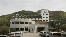 군위 팔공산 자락 백송스파비스온천호텔