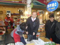 대구환경청, 목련시장 찾아 장보기 행사
