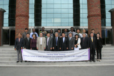 한동대 국제경영대학원 , 재학생에 장학금 전달