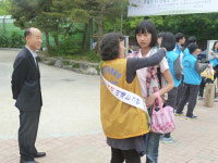대곡중, 샤프론 회원·프론티어 학생들 프리허그