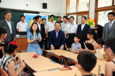 김관용 도지사, 칠곡 북삼초 오평분교 깜짝 방문