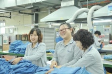 포항 전자여고 이분희 교사, 장애 가졌지만 당당히 일하는 제자 대견