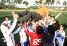 차고 달리고…축구공 하나로 동호인들 우정·화합 다졌다