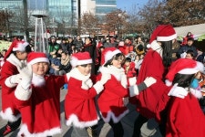 성탄을 기다리는 사람들