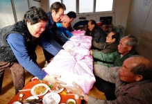 군위군 부계면 동산2리 주민들, 어르신들, 새해에도 무병장수 하세요