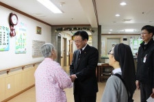 건보공단 김천지사, 장기요양원 월명성모의 집 방문