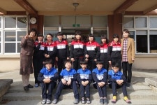 의성 봉양중 동창회, 신입생에 체육복 지원