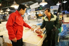 서상기, 수산시장서 민생 현안 살펴