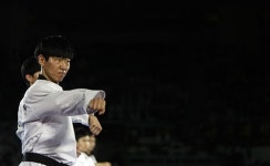 날카로운 눈빛…무예 태권도의 진수