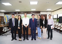 중국정부 파견 기자단, 안동취재