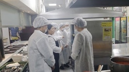 중앙고속도 군위휴게소 주방 공개로 고객 신뢰도 높여요
