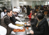 포항세무서 구내식당 | 포항시평생학습원, 구내식당서 배식봉사
