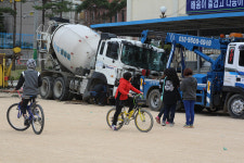 레미콘 차량 포항 양학초등학교 돌진 ‘아찔’
