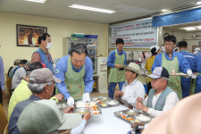 (주)성광, 포스코 나눔의 집서 배식봉사