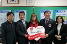 경북 적십자, 포항 거주 싱글맘에 생계비 지원