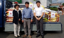 덕우건설, 이전 축하화환 대신 받은 쌀 기탁